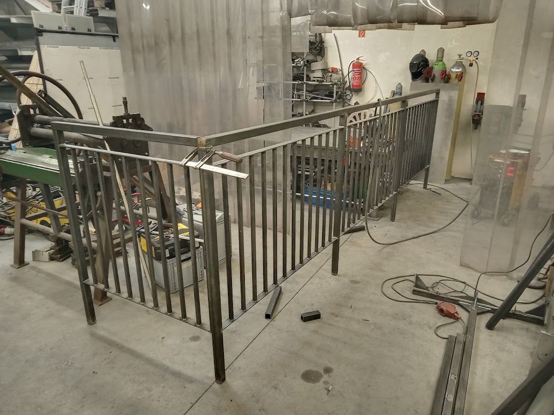 BDSTEEL korlátszerkezet készítés közben