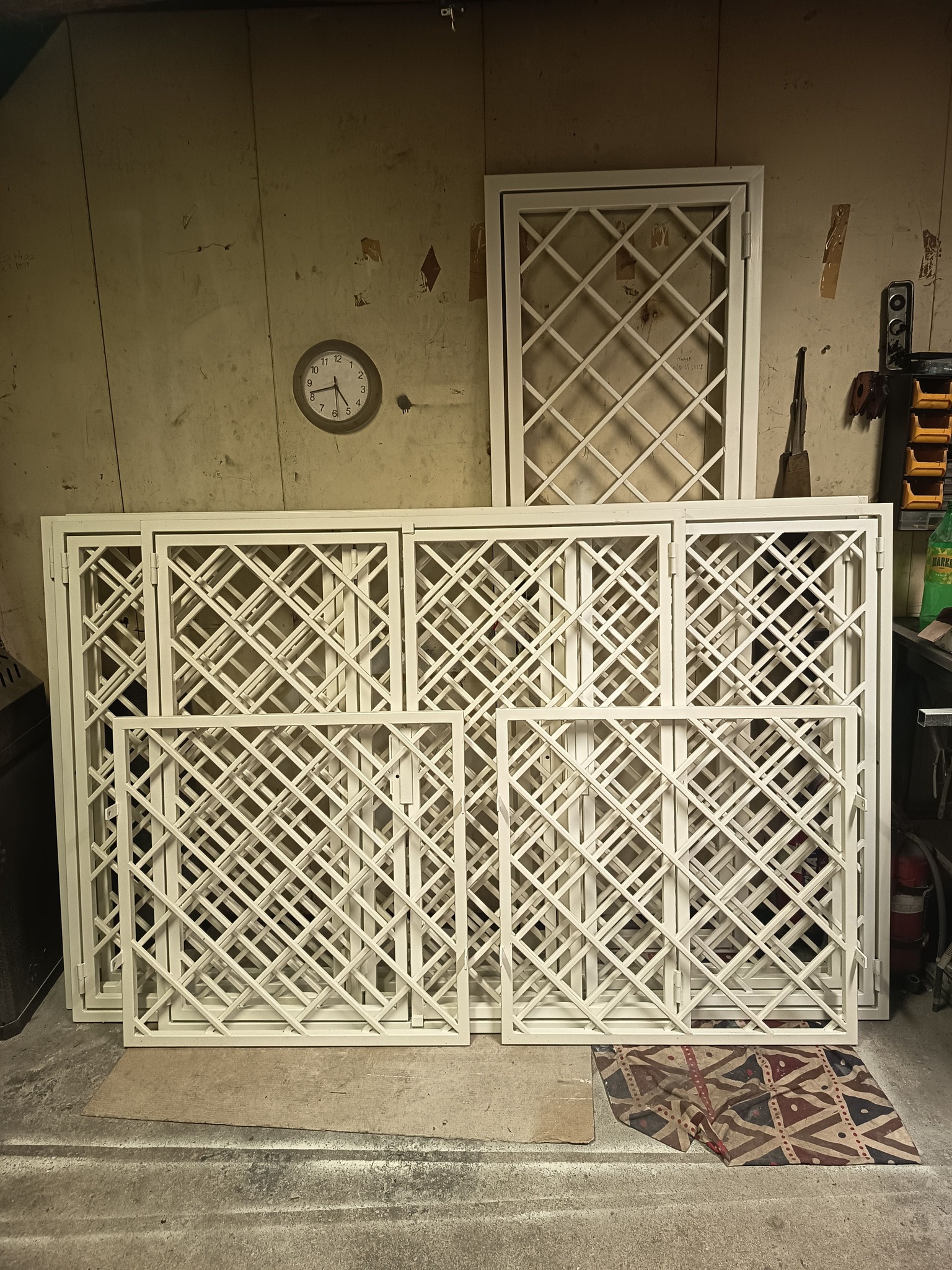 BDSTEEL biztonsági rács - egyedi ablakrács, ajtórács készítés