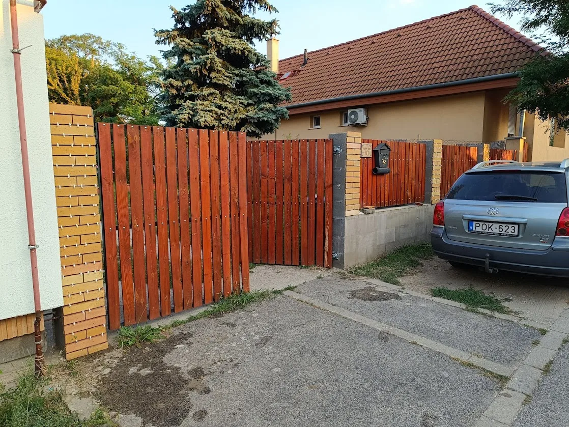 Kapuk és kerítések